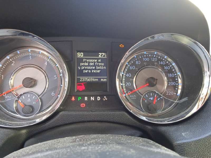 lancia voyager (404) del año 2011