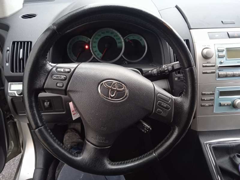 toyota corolla verso (r1) del año 2006