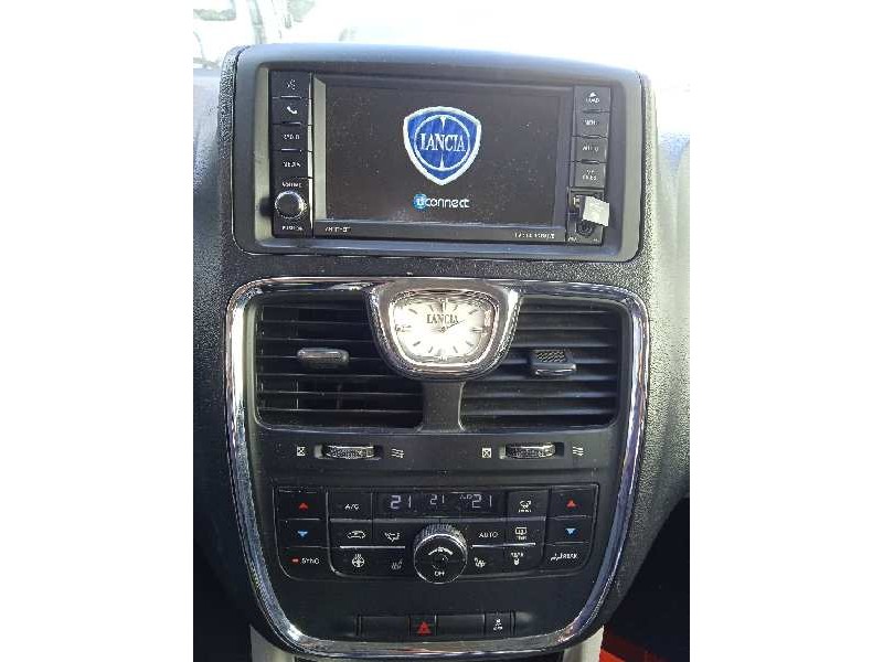 lancia voyager (404) del año 2011