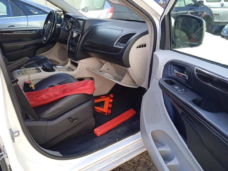 lancia voyager (404) del año 2011