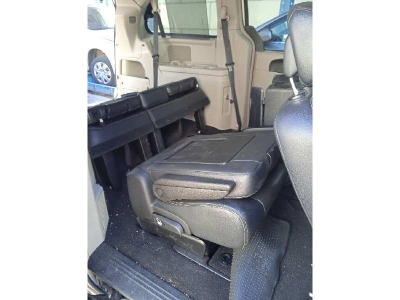 lancia voyager (404) del año 2011