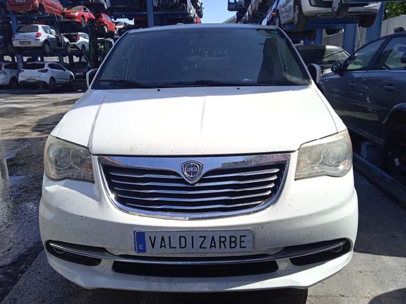 lancia voyager (404) del año 2011