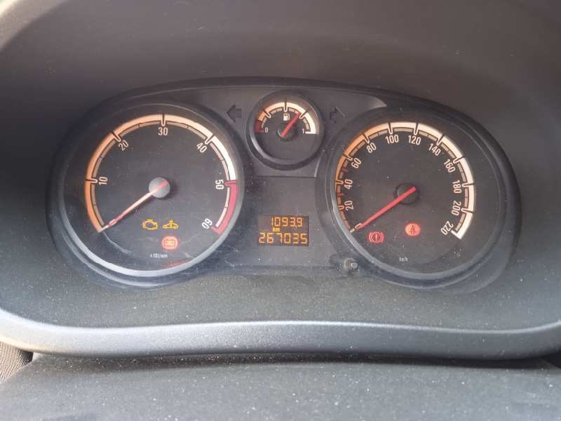 opel corsa d del año 2011