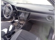 toyota auris del año 2017 2