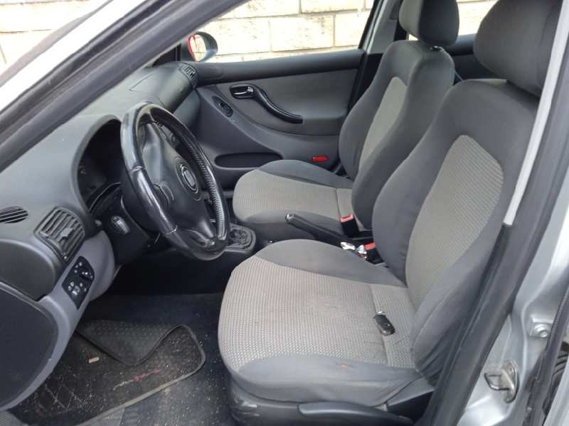 seat toledo (1m2) del año 2003