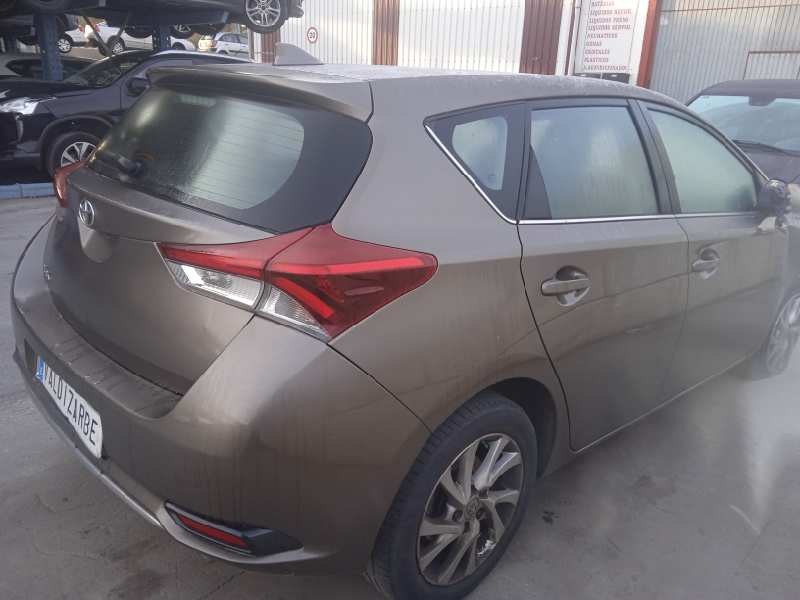 toyota auris del año 2017