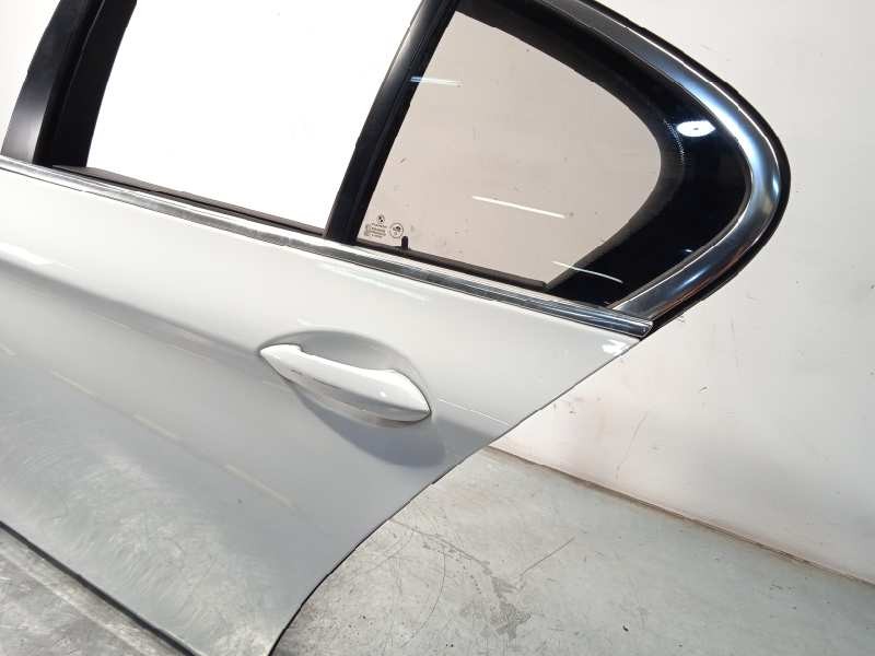 Recambio de puerta trasera izquierda para bmw serie 5 lim. (f10) 520d referencia OEM IAM 41007206113  7206113