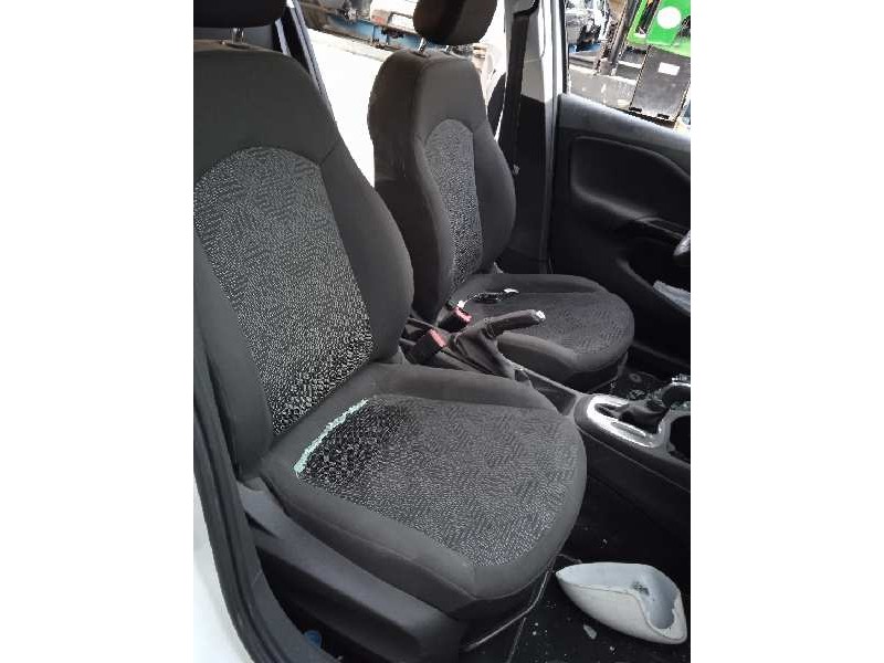 opel corsa e del año 2018