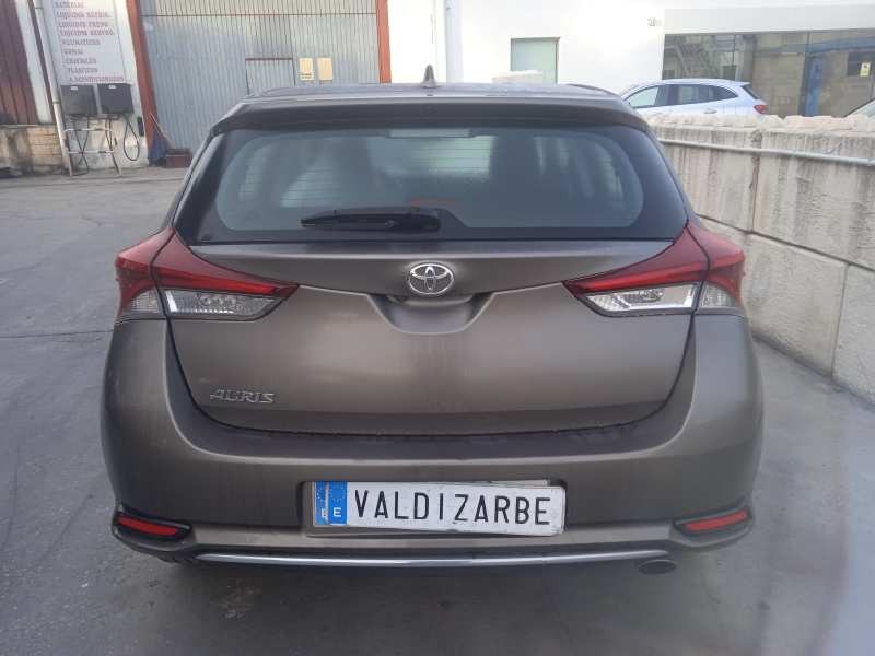 toyota auris del año 2017