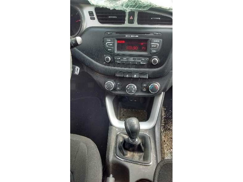 kia pro_cee´d ( ) del año 2013