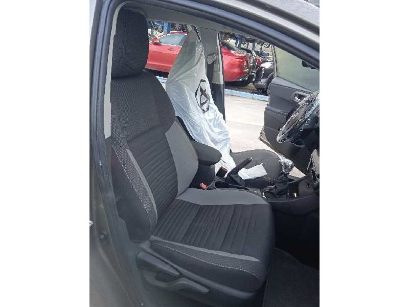 toyota auris del año 2017