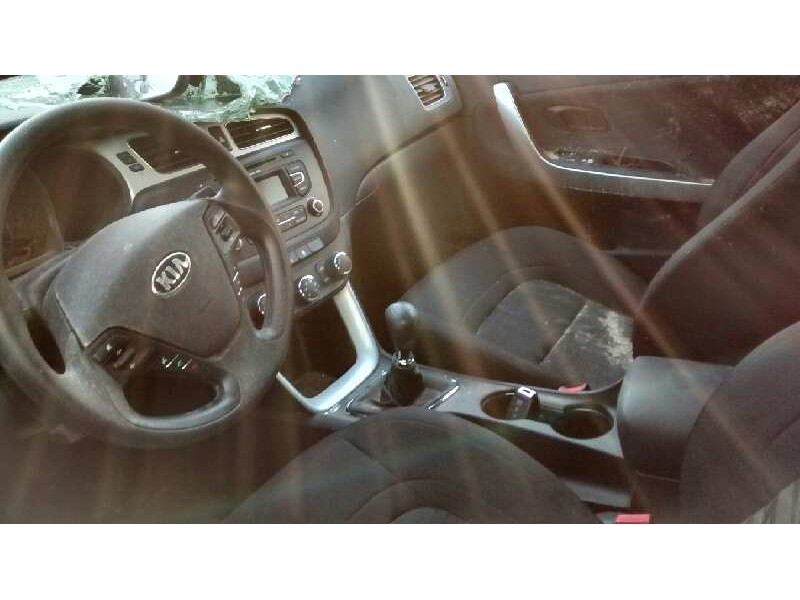 kia pro_cee´d ( ) del año 2013