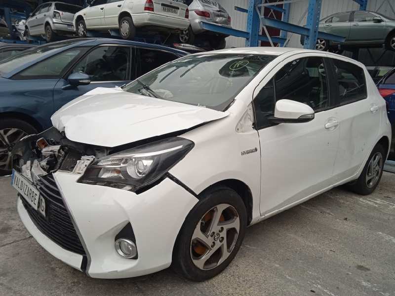 toyota yaris del año 2015