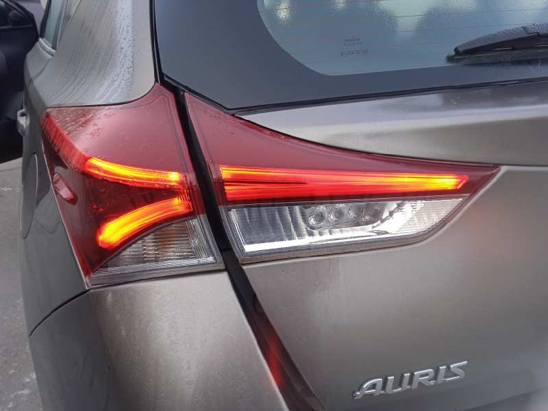 toyota auris del año 2017