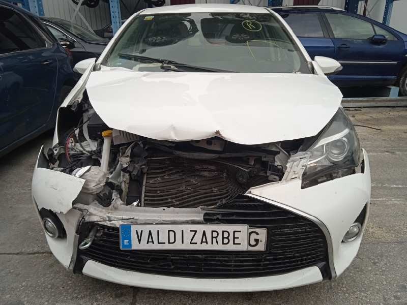 toyota yaris del año 2015