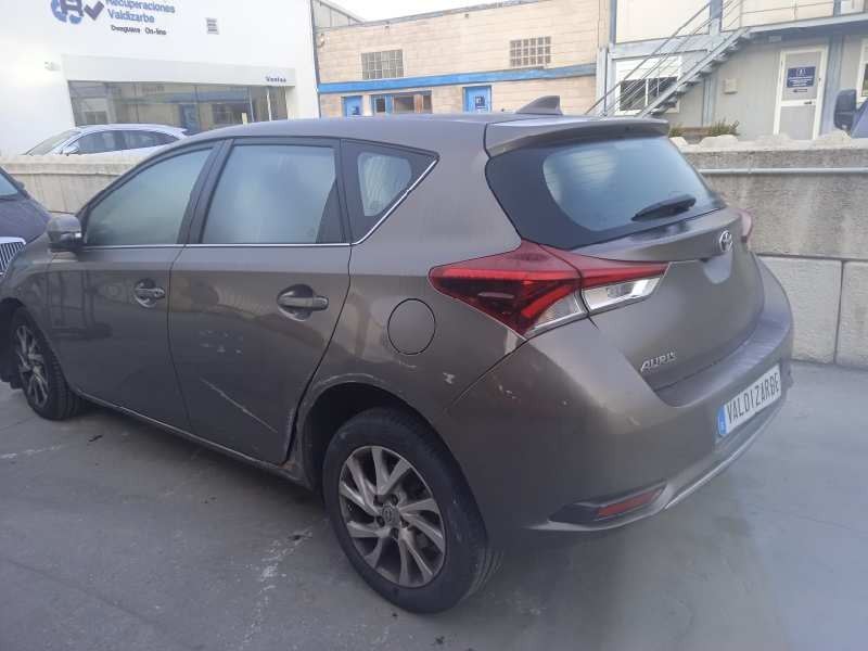 toyota auris del año 2017