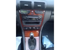 mercedes-benz clase c (w203) berlina del año 2004 2