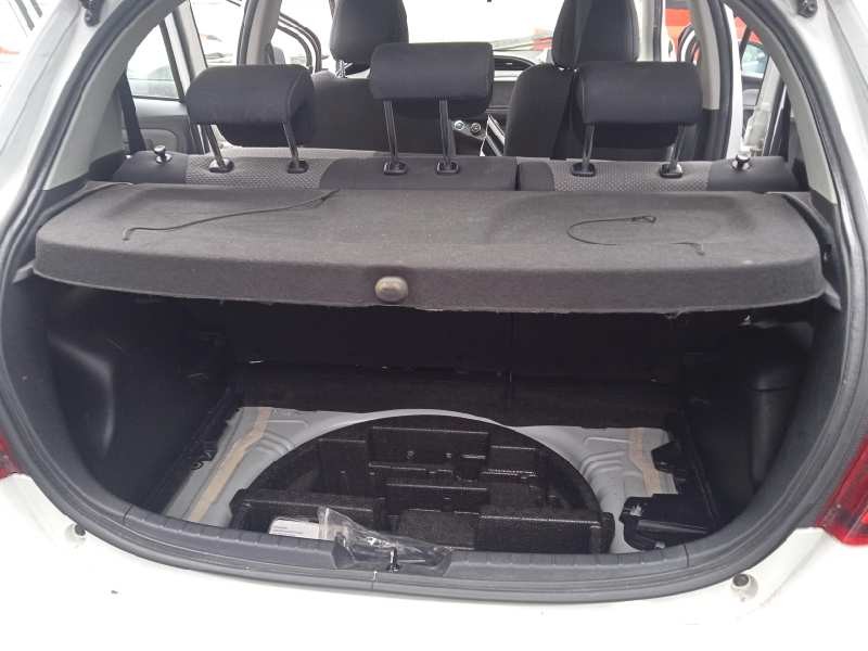 toyota yaris del año 2015