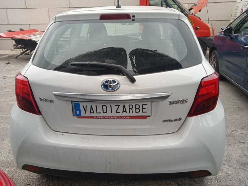 toyota yaris del año 2015