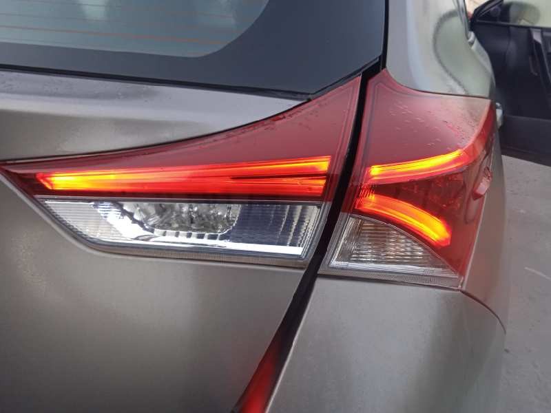 toyota auris del año 2017