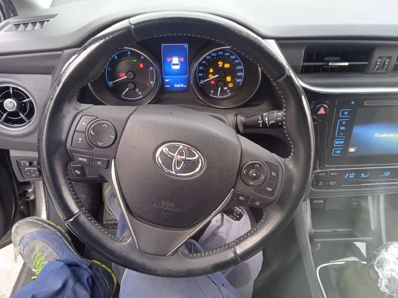 toyota auris del año 2017