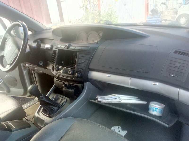 ssangyong rodius del año 2006