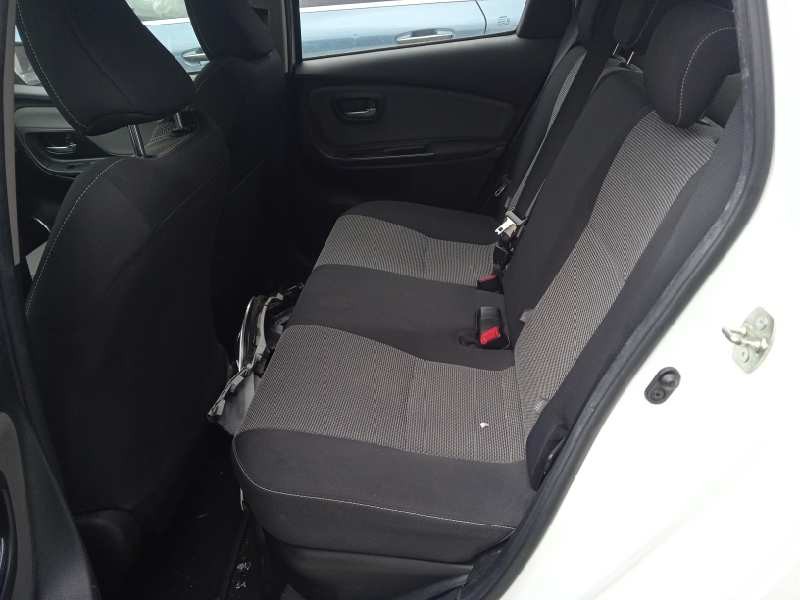 toyota yaris del año 2015