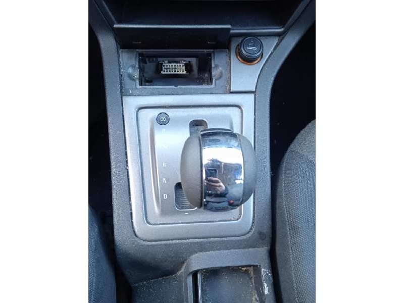 opel vectra c berlina del año 2003