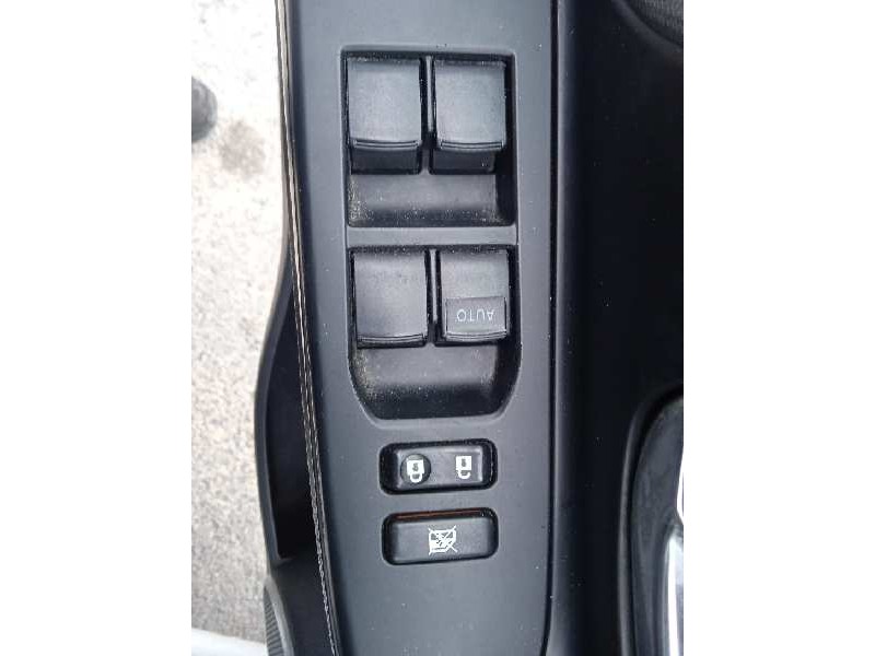 toyota yaris del año 2015