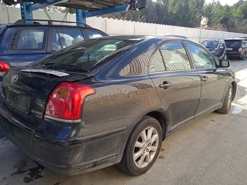 toyota avensis berlina (t25) del año 2006