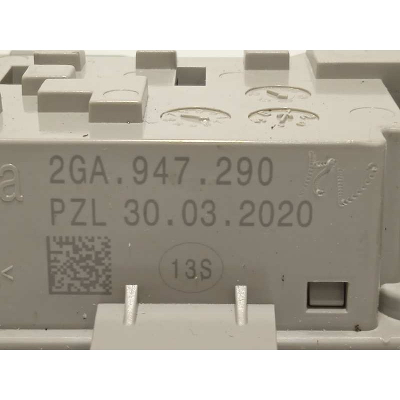 Recambio de luz interior para volkswagen t-roc advance referencia OEM IAM 2GA947290  2GA947290PZL