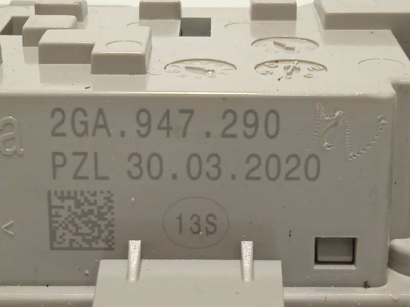 Recambio de luz interior para volkswagen t-roc advance referencia OEM IAM 2GA947290  2GA947290PZL