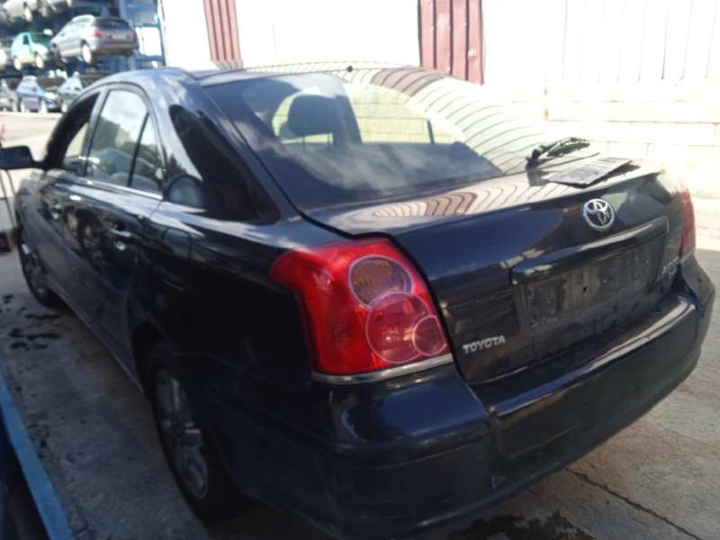 toyota avensis berlina (t25) del año 2006