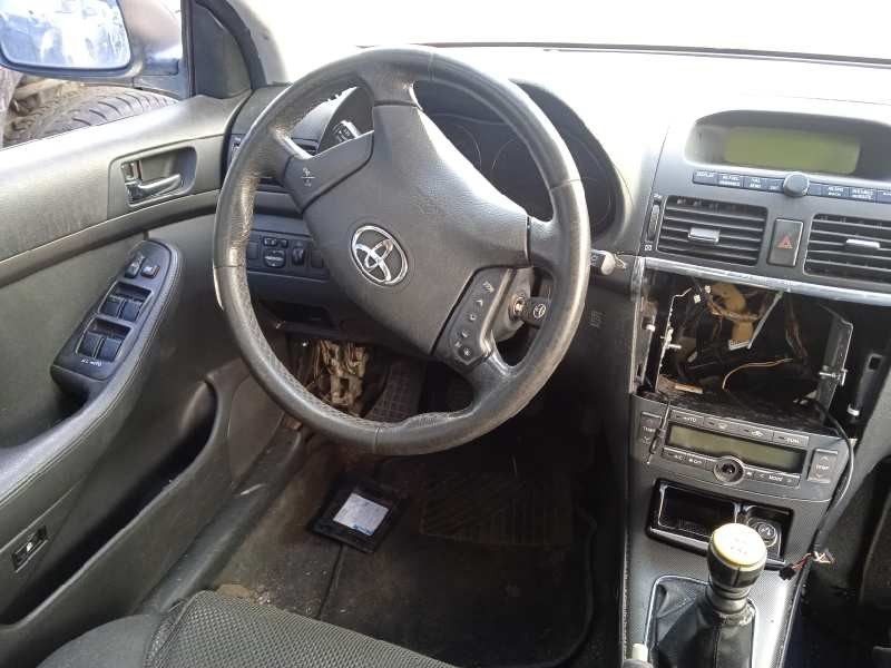 toyota avensis berlina (t25) del año 2006