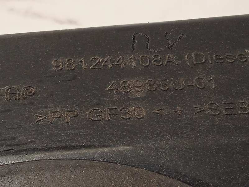 Recambio de tapa exterior combustible para peugeot 5008 active referencia OEM IAM 981244108A 9811207480 9811707180