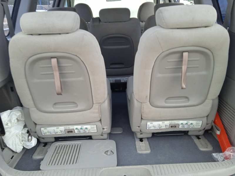 kia carnival del año 2010