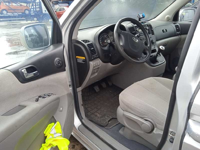 kia carnival del año 2010