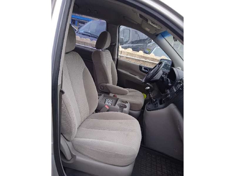 kia carnival del año 2010