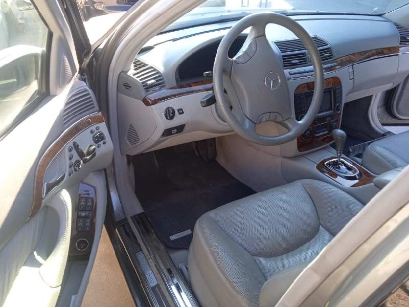 mercedes-benz clase s (w220) berlina del año 2004