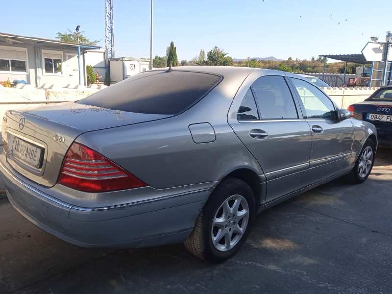 mercedes-benz clase s (w220) berlina del año 2004