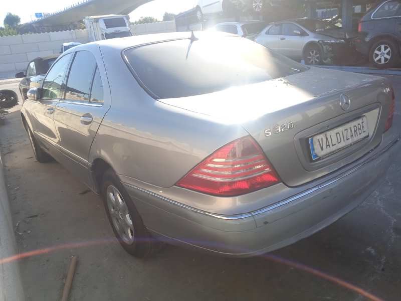 mercedes-benz clase s (w220) berlina del año 2004