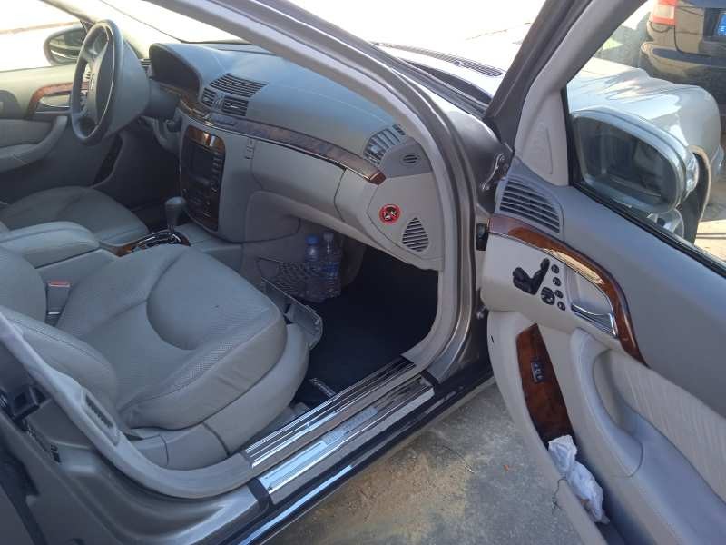 mercedes-benz clase s (w220) berlina del año 2004