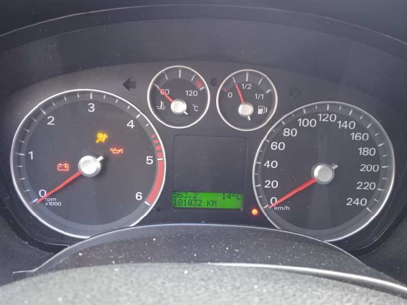 ford focus berlina (cap) del año 2007