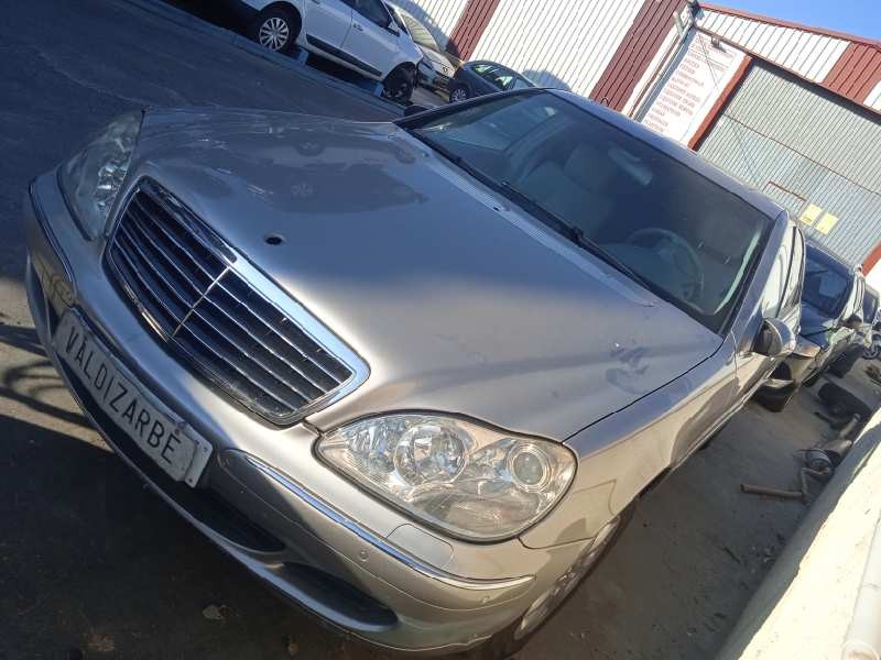 mercedes-benz clase s (w220) berlina del año 2004