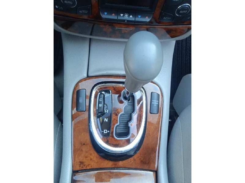 mercedes-benz clase s (w220) berlina del año 2004