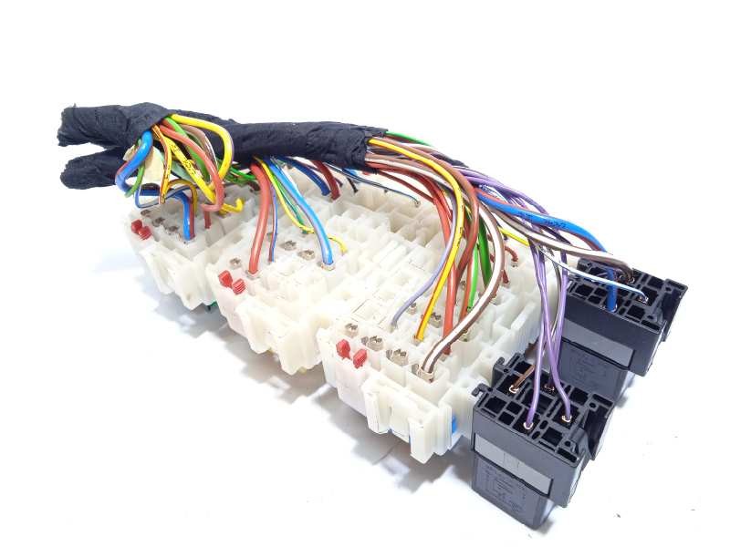 Recambio de caja reles / fusibles para land rover discovery sport hse referencia OEM IAM NOREF  