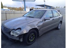 mercedes-benz clase c (w203) berlina del año 2004