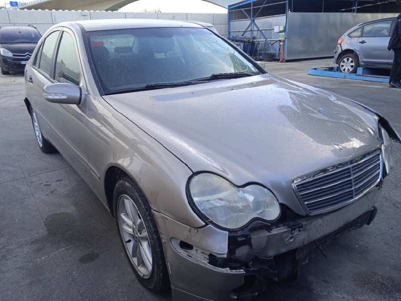 mercedes-benz clase c (w203) berlina del año 2004