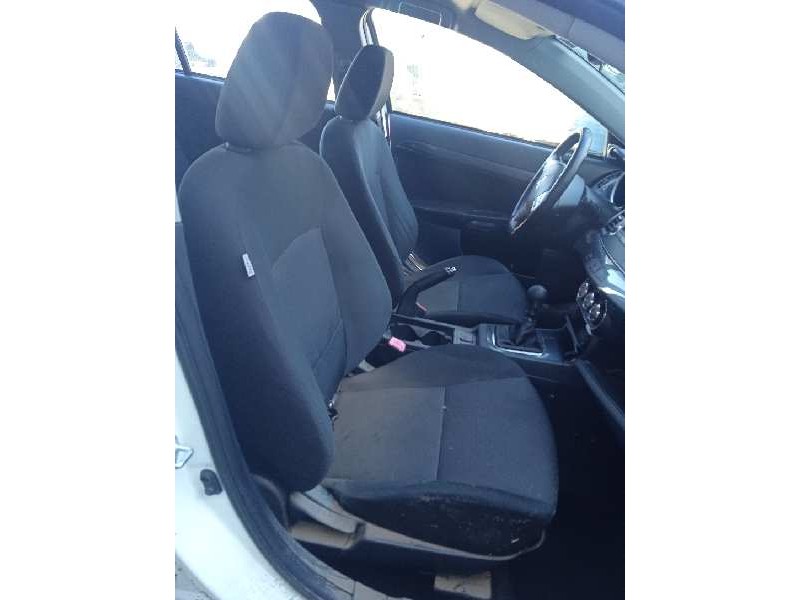 mitsubishi lancer berlina (cy0) del año 2010