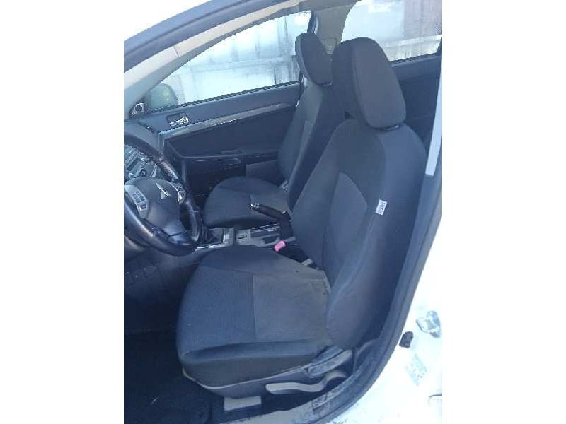 mitsubishi lancer berlina (cy0) del año 2010